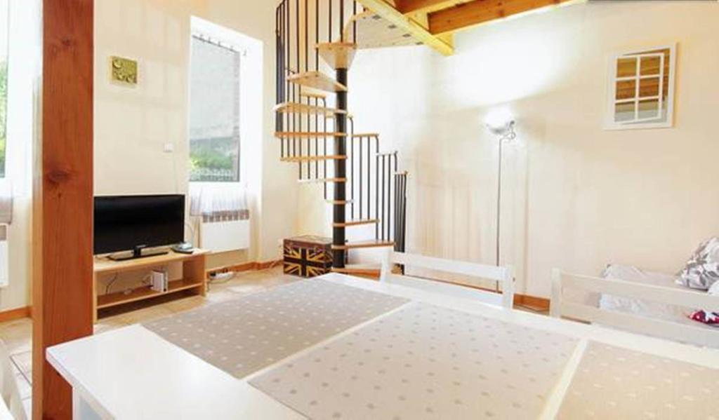 Duplex Centre *